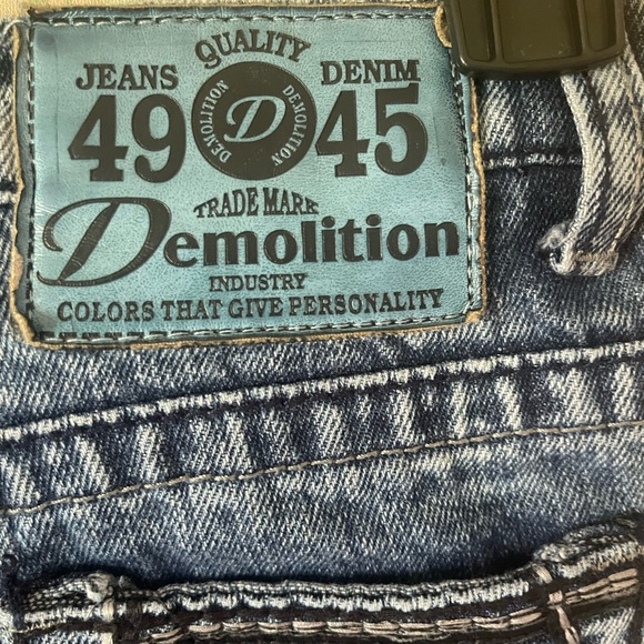 Boys size 7 Demolition Jeans - Picture 5 of 5